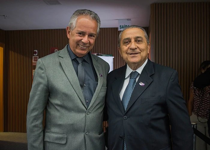 Em Brasília, Prof. Rogério Prado e o consultor educacional da Associação Brasileira de Mantenedoras de Ensino Superior (ABMES), Prof. Valdemar Ottani